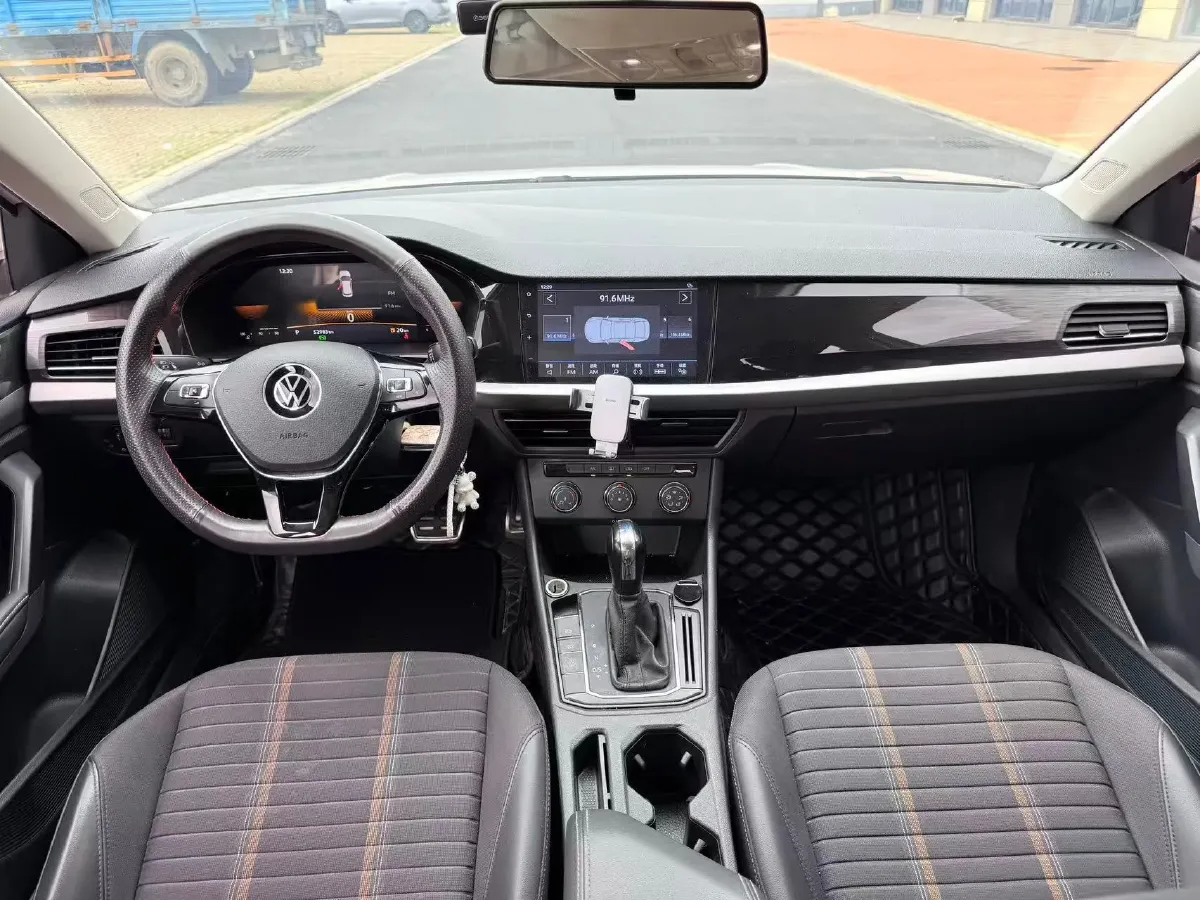 2021 Volkswagen Lavida 1.5L 113HP L4 6AT,autocango,china used car exporter,china ev exporter,chinese used car exporter,chinese used ev exporter