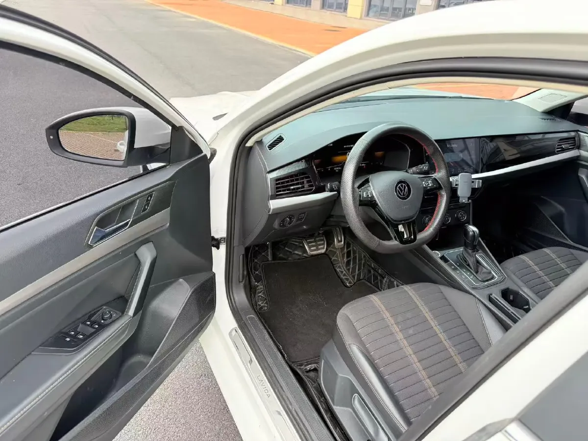 2021 Volkswagen Lavida 1.5L 113HP L4 6AT,autocango,china used car exporter,china ev exporter,chinese used car exporter,chinese used ev exporter