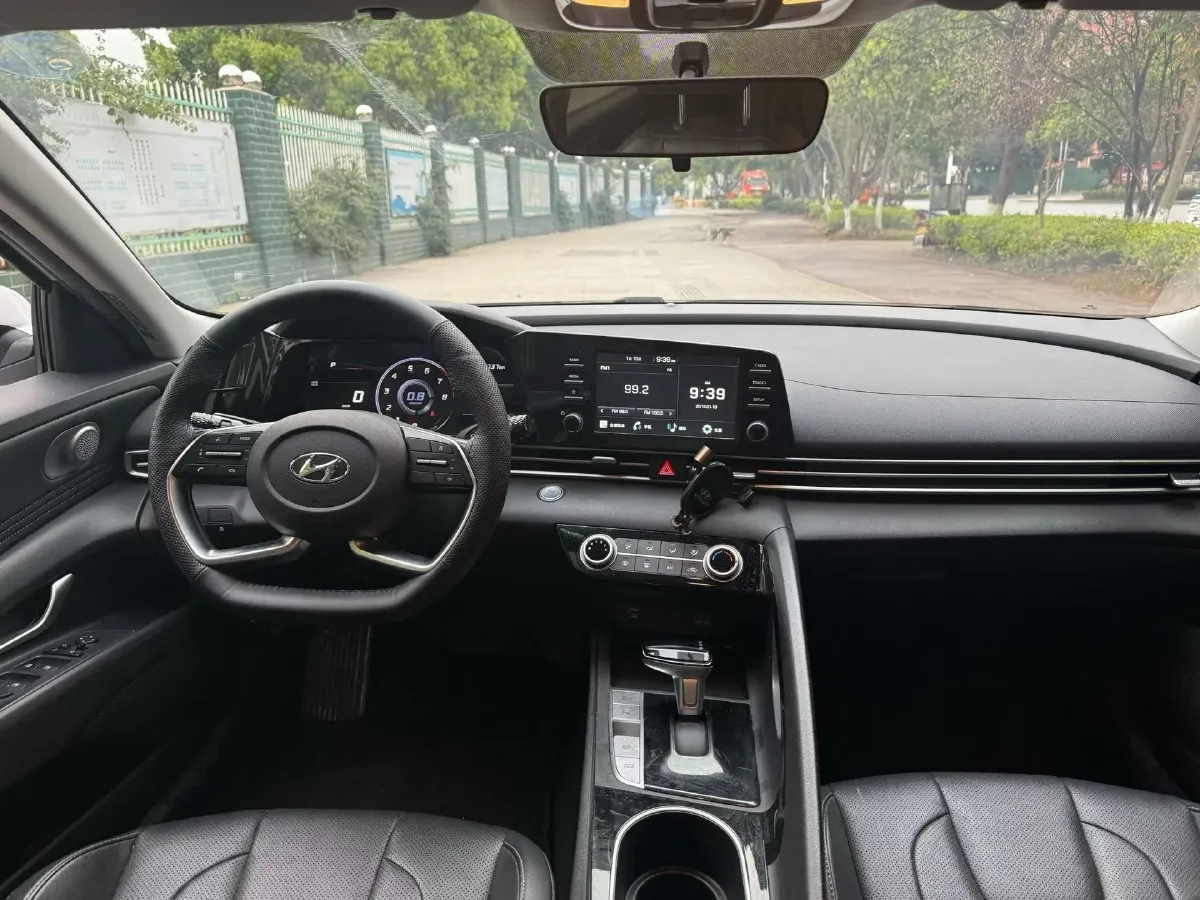 2021 Hyundai Elantra 1.5L 115HP L4 CVT,autocango,china used car exporter,china ev exporter,chinese used car exporter,chinese used ev exporter