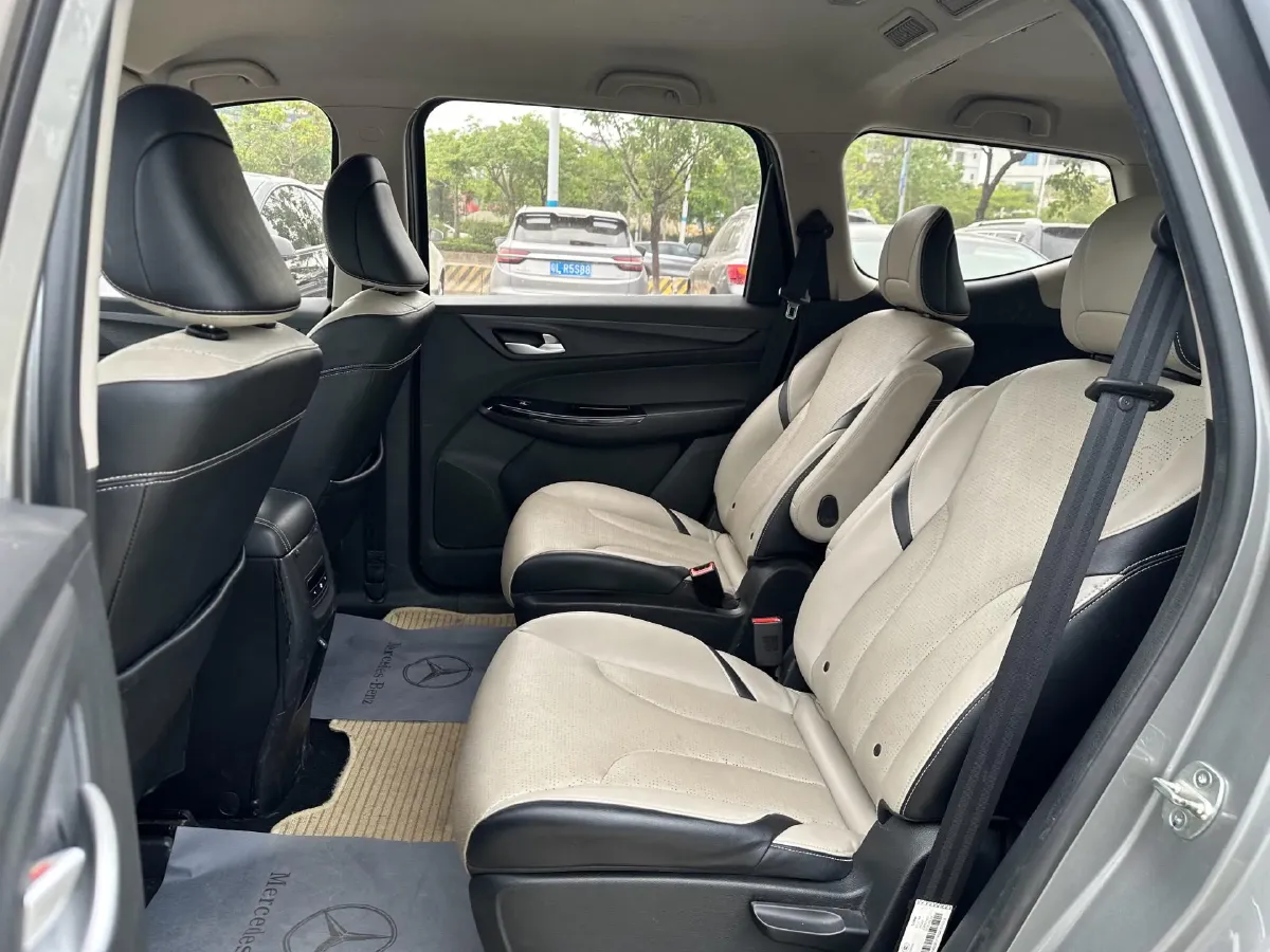 2019 BaoJun 730 1.5T 147HP L4 CVT,autocango,china used car exporter,china ev exporter,chinese used car exporter,chinese used ev exporter