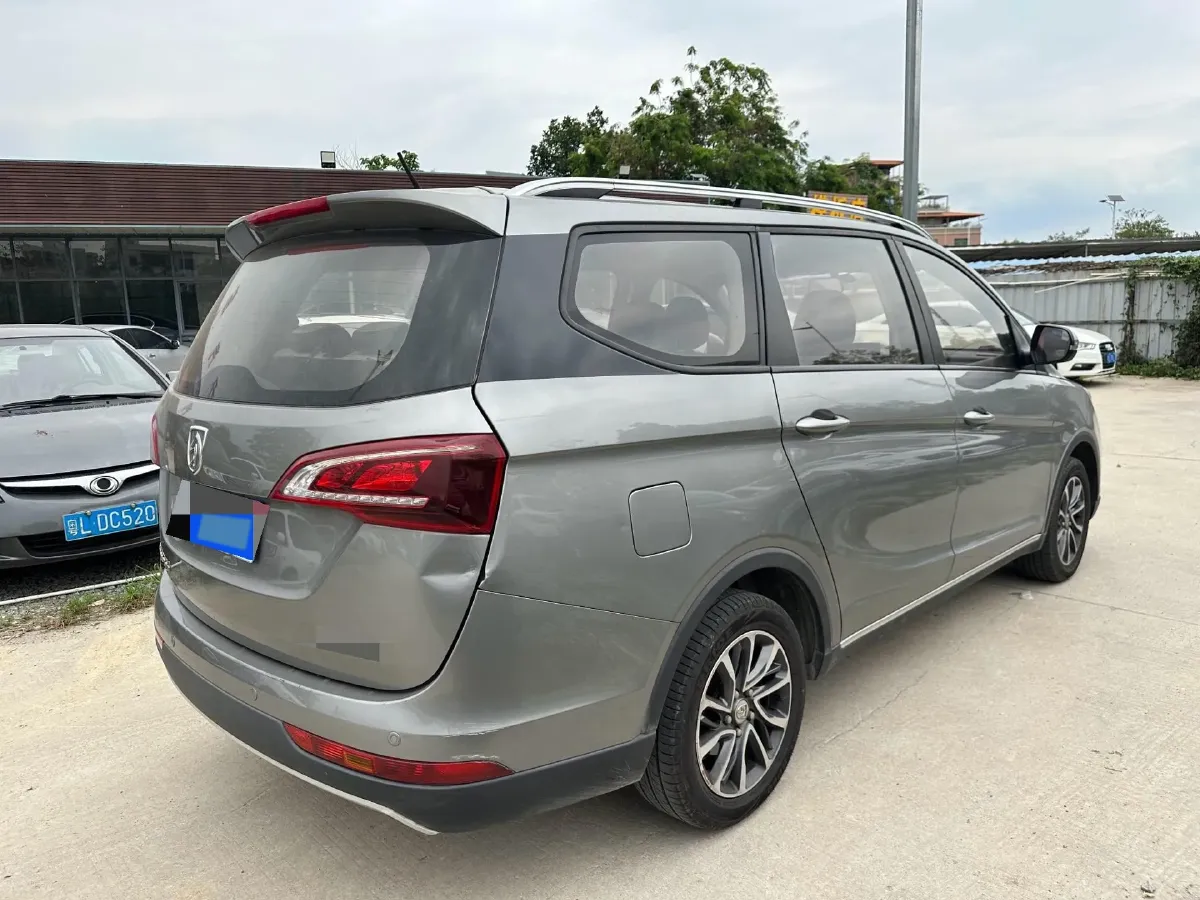 2019 BaoJun 730 1.5T 147HP L4 CVT,autocango,china used car exporter,china ev exporter,chinese used car exporter,chinese used ev exporter