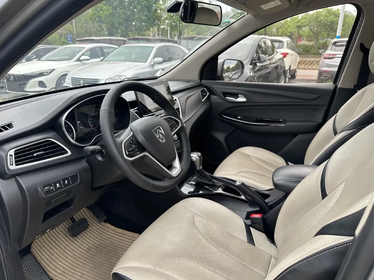 2019 BaoJun 730 1.5T 147HP L4 CVT,autocango,china used car exporter,china ev exporter,chinese used car exporter,chinese used ev exporter