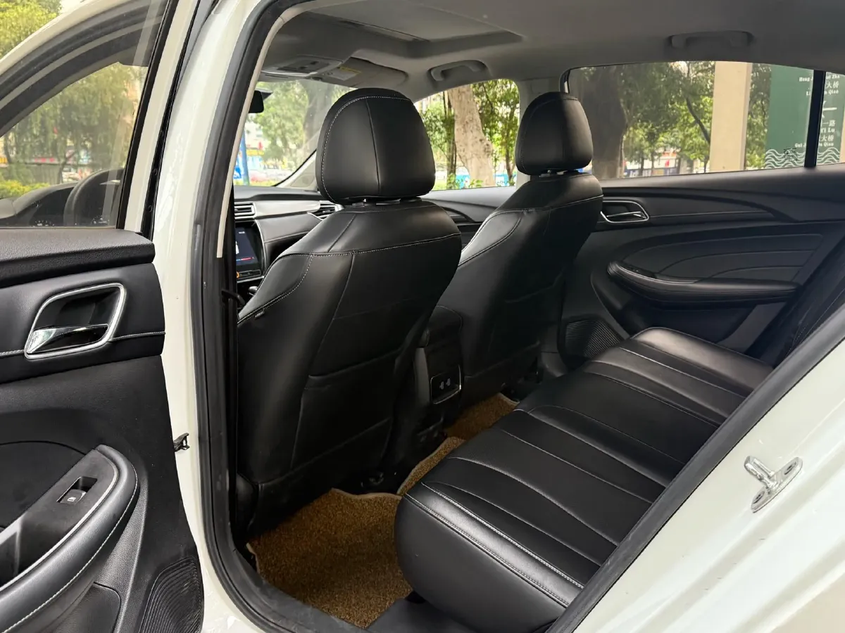 2019 Roewe i5 1.5L 120HP L4 CVT,autocango,china used car exporter,china ev exporter,chinese used car exporter,chinese used ev exporter