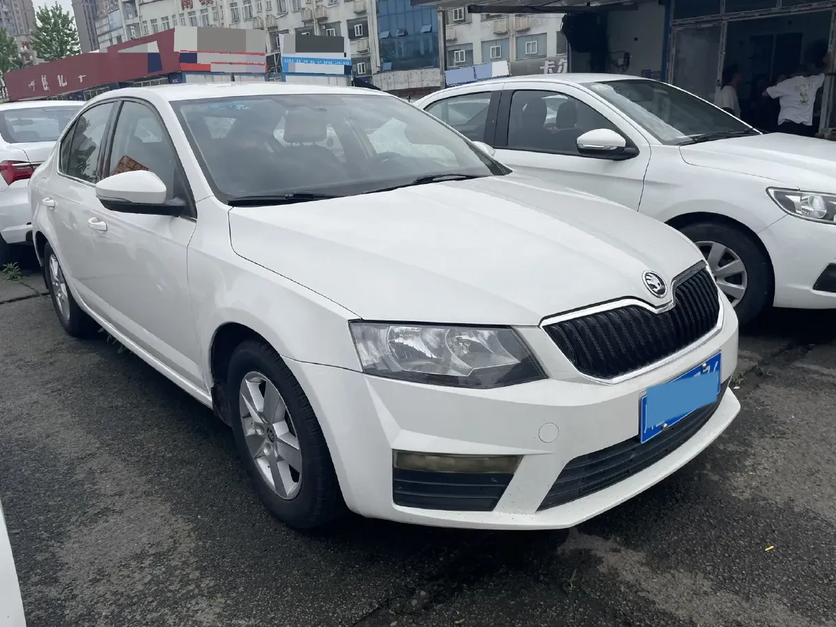 2017 Skoda Octavia 1.6L 110HP L4 5MT,autocango,china used car exporter,china ev exporter,chinese used car exporter,chinese used ev exporter