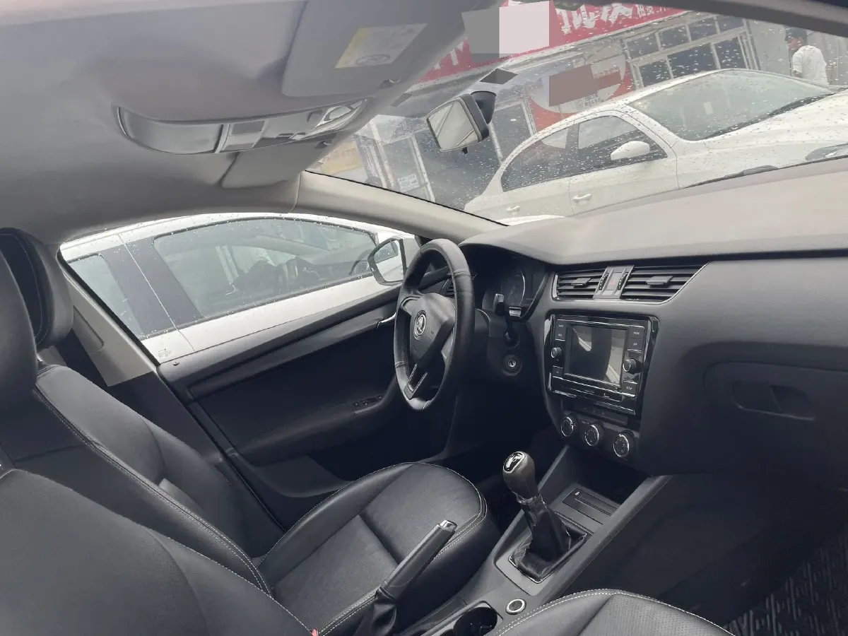 2017 Skoda Octavia 1.6L 110HP L4 5MT,autocango,china used car exporter,china ev exporter,chinese used car exporter,chinese used ev exporter