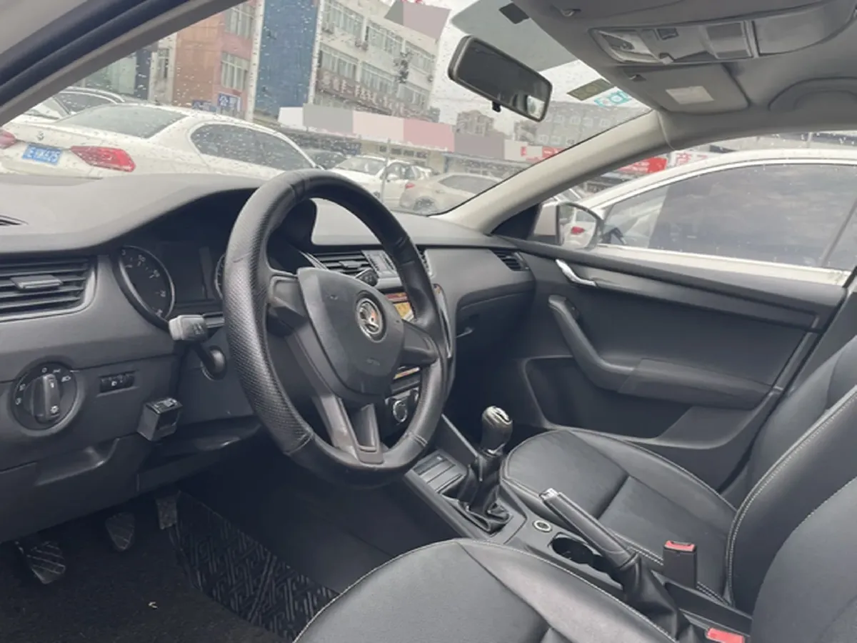 2017 Skoda Octavia 1.6L 110HP L4 5MT,autocango,china used car exporter,china ev exporter,chinese used car exporter,chinese used ev exporter