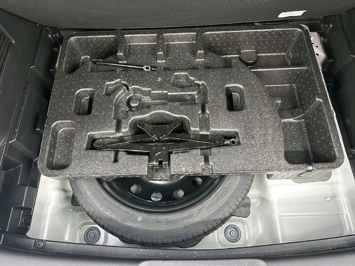 2022 ChangAn CS35 Plus 1.4T 160HP L4 7DCT,autocango,china used car exporter,china ev exporter,chinese used car exporter,chinese used ev exporter