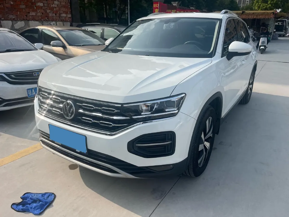2019 Jeep Cherokee 2.0T 234HP L4 9AT,autocango,china used car exporter,china ev exporter,chinese used car exporter,chinese used ev exporter