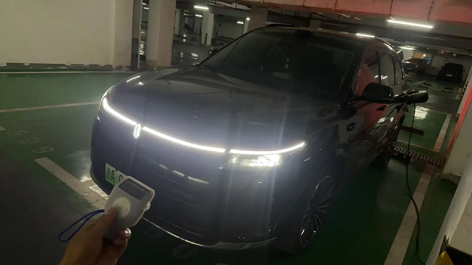 2024 AITO AITO M7 1.5T 152HP L4 REEV 40KWH,autocango,china used car exporter,china ev exporter,chinese used car exporter,chinese used ev exporter