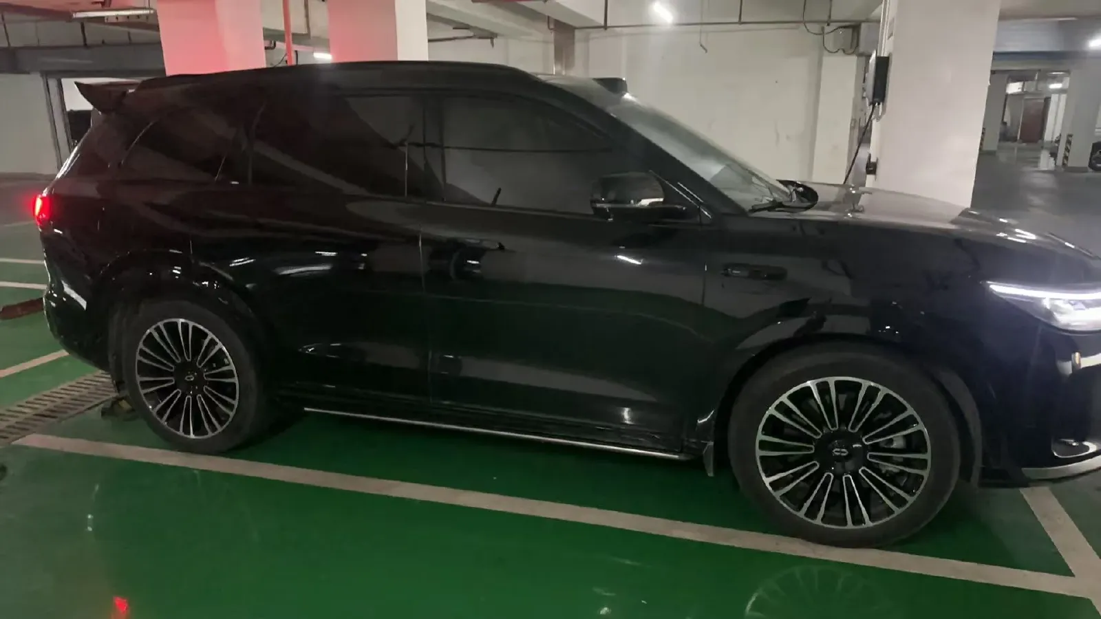 2024 AITO AITO M7 1.5T 152HP L4 REEV 40KWH,autocango,china used car exporter,china ev exporter,chinese used car exporter,chinese used ev exporter