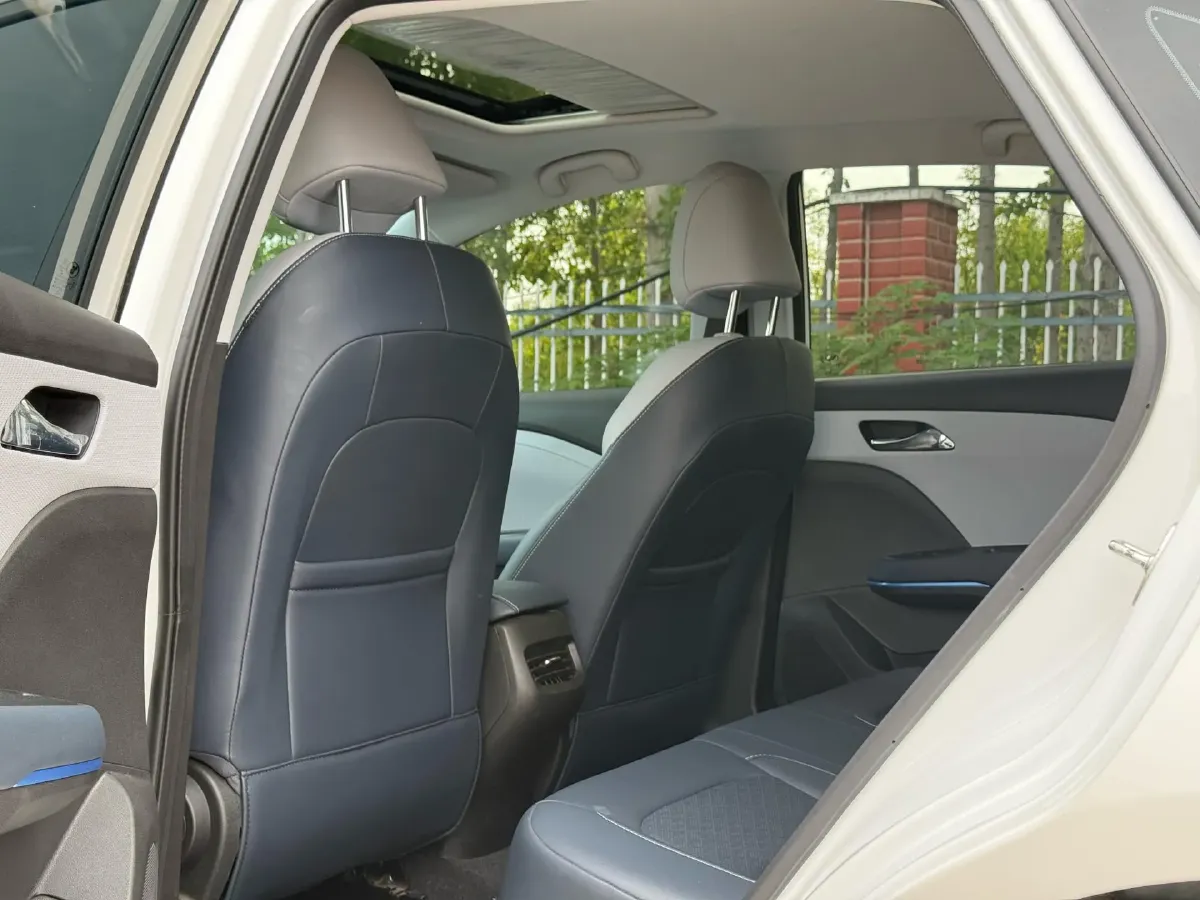 2023 Chevrolet Monza 1.5L 113HP L4 6DCT,autocango,china used car exporter,china ev exporter,chinese used car exporter,chinese used ev exporter