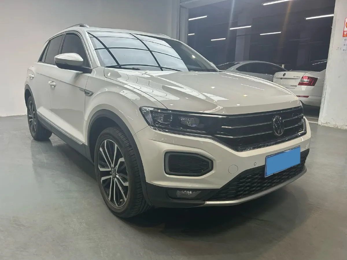 2022 Volkswagen T-Roc 1.4T 150HP L4 7DCT,autocango,china used car exporter,china ev exporter,chinese used car exporter,chinese used ev exporter