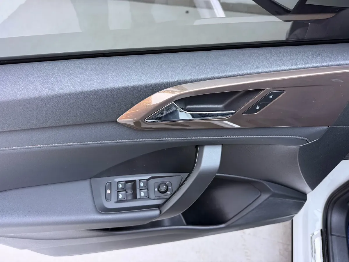 2021 Volkswagen Tharu 1.4T 150HP L4 7DCT,autocango,china used car exporter,china ev exporter,chinese used car exporter,chinese used ev exporter