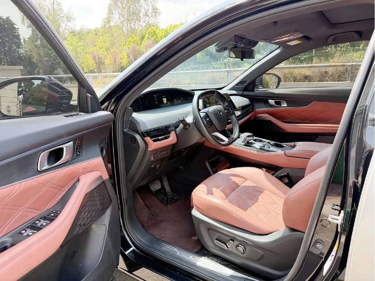 2023 ChangAn UNI-K 2.0T 233HP L4 8AT,autocango,china used car exporter,china ev exporter,chinese used car exporter,chinese used ev exporter