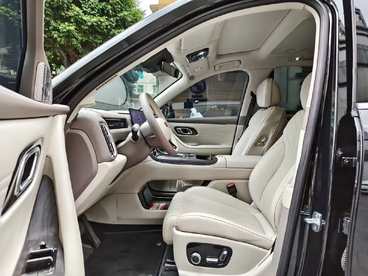 2025 Geely Galaxy M9 1.5T 163HP L4 3DHT PHEV,autocango,china used car exporter,china ev exporter,chinese used car exporter,chinese used ev exporter