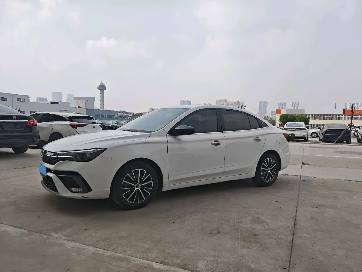 2021 Roewe i5 1.5L 120HP L4 CVT,autocango,china used car exporter,china ev exporter,chinese used car exporter,chinese used ev exporter