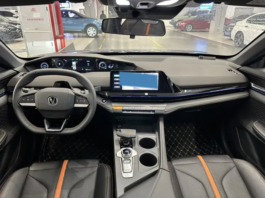 2024 ChangAn UNI-V 1.5T 188HP L4 7DCT,autocango,china used car exporter,china ev exporter,chinese used car exporter,chinese used ev exporter