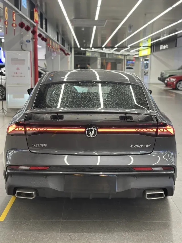 2024 ChangAn UNI-V 1.5T 188HP L4 7DCT,autocango,china used car exporter,china ev exporter,chinese used car exporter,chinese used ev exporter