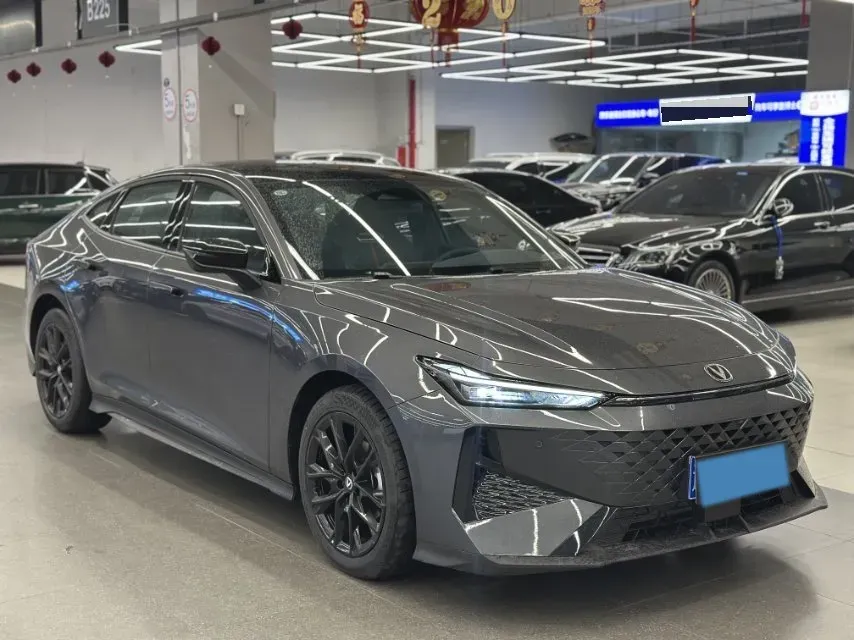 2024 ChangAn UNI-V 1.5T 188HP L4 7DCT,autocango,china used car exporter,china ev exporter,chinese used car exporter,chinese used ev exporter