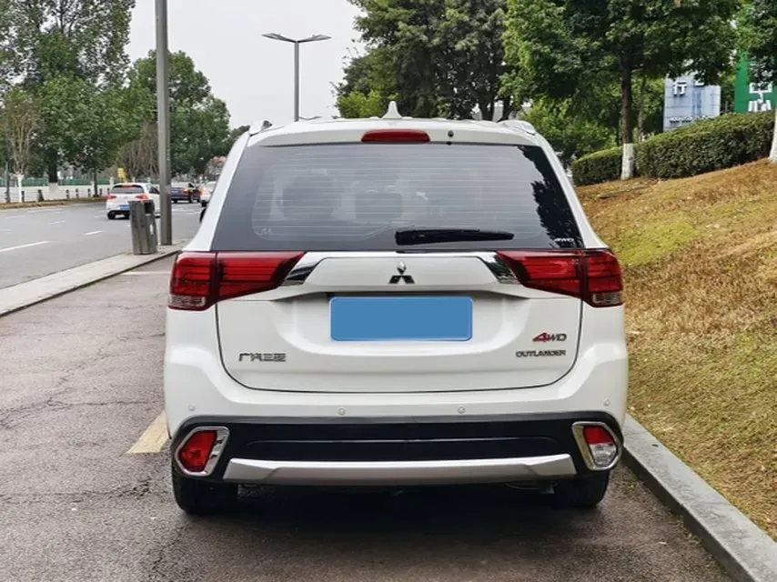 2018 Mitsubishi Outlander 2.0L 166HP L4 CVT,autocango,china used car exporter,china ev exporter,chinese used car exporter,chinese used ev exporter