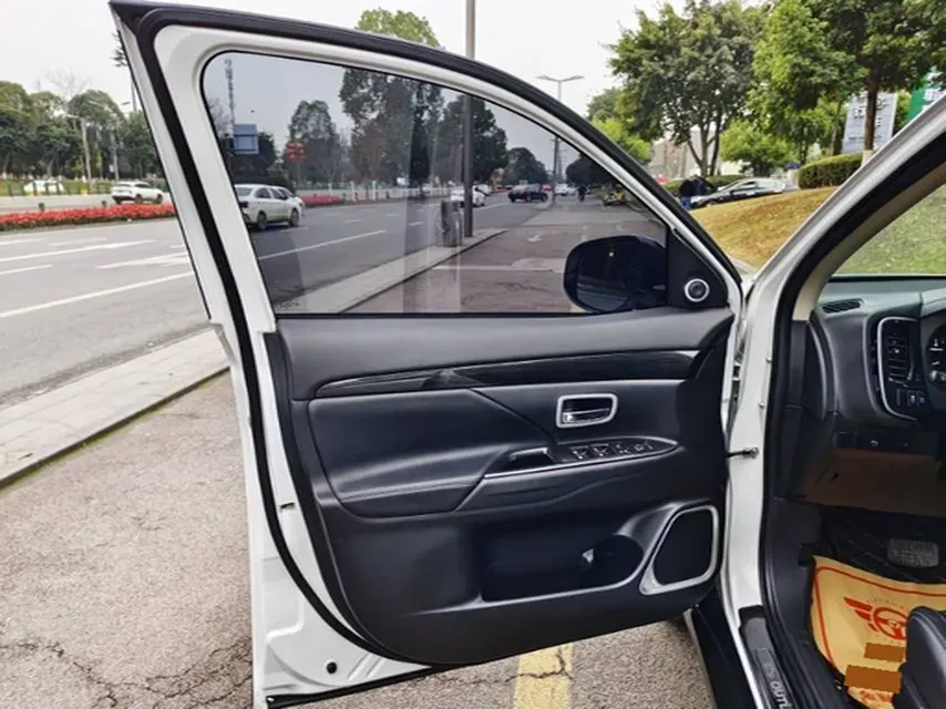 2018 Mitsubishi Outlander 2.0L 166HP L4 CVT,autocango,china used car exporter,china ev exporter,chinese used car exporter,chinese used ev exporter