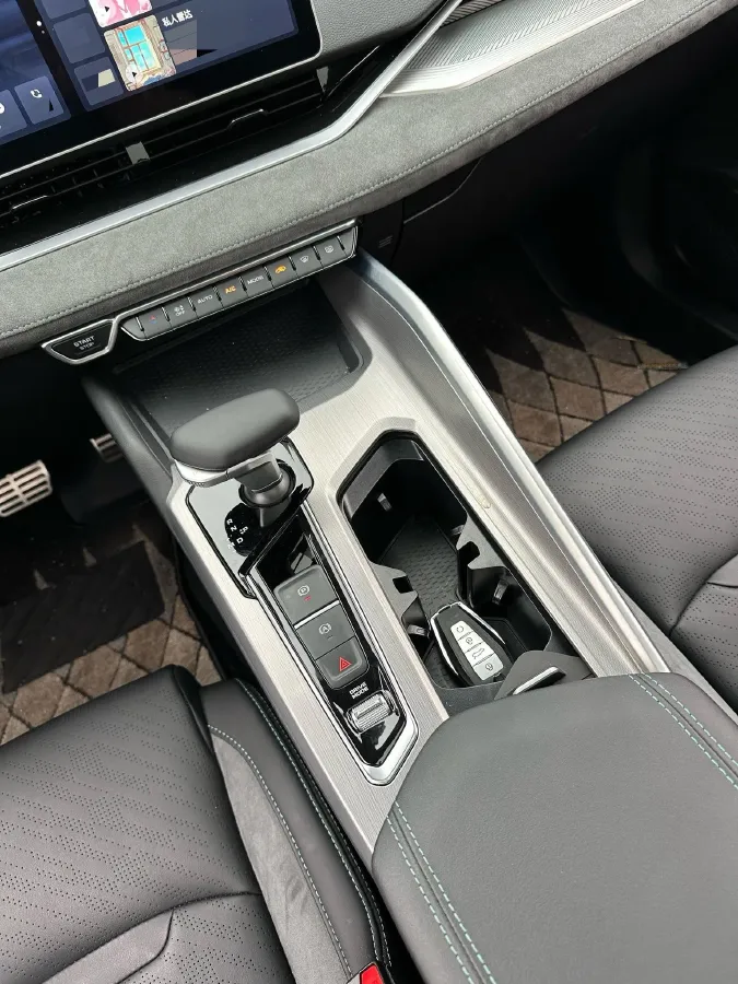 2023 Geely Preface 2.0T 190HP L4 7DCT,autocango,china used car exporter,china ev exporter,chinese used car exporter,chinese used ev exporter