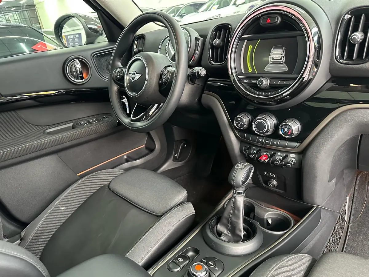 2017 MINI COUNTRYMAN 1.5T 136HP L3 6AT,autocango,china used car exporter,china ev exporter,chinese used car exporter,chinese used ev exporter