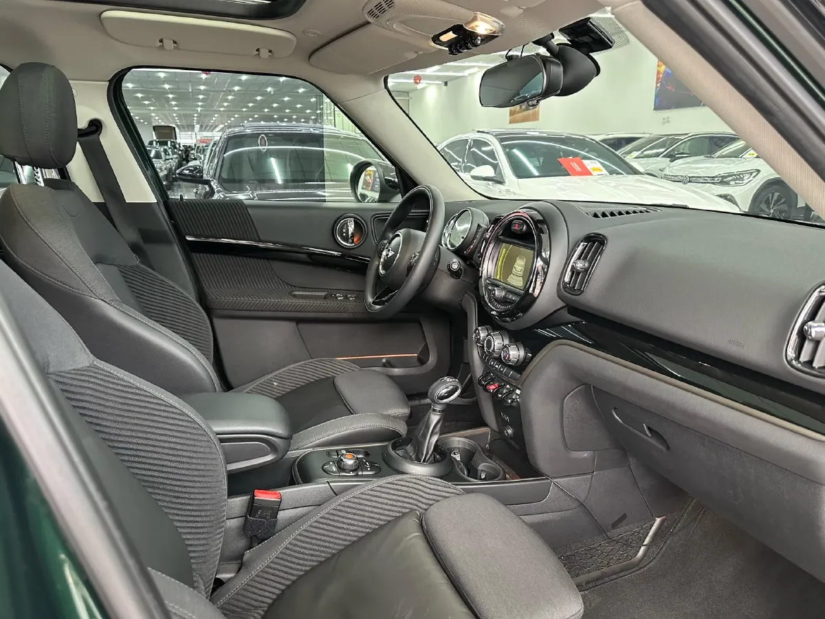 2017 MINI COUNTRYMAN 1.5T 136HP L3 6AT,autocango,china used car exporter,china ev exporter,chinese used car exporter,chinese used ev exporter