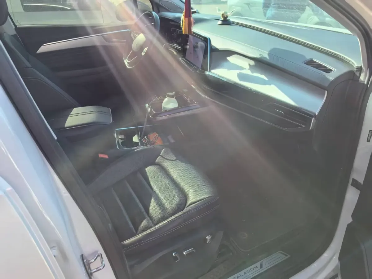 2021 Volkswagen Talagon 2.0T 220HP L4 7DCT,autocango,china used car exporter,china ev exporter,chinese used car exporter,chinese used ev exporter