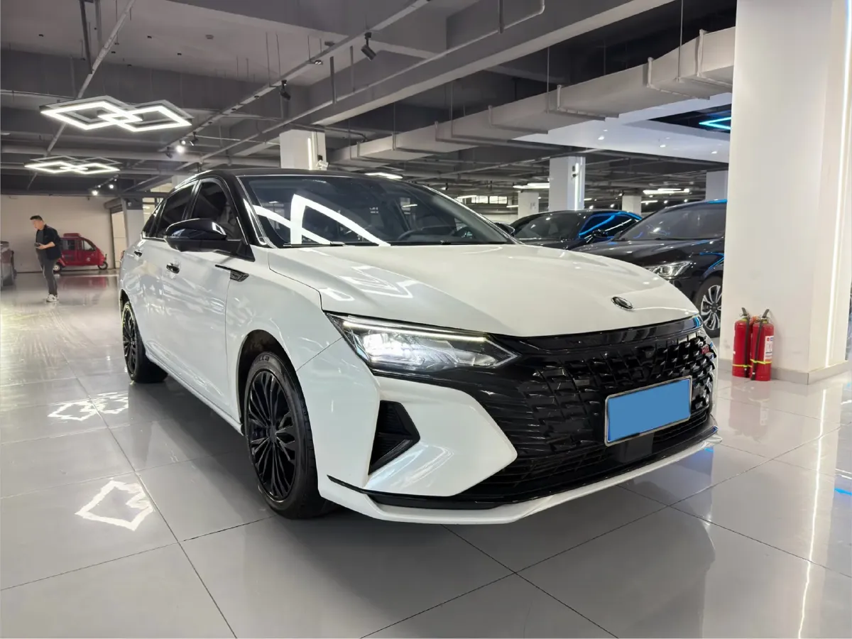 2021 DongFeng Aeolus YiXuan MAX 1.5T 190HP L4 7DCT,autocango,china used car exporter,china ev exporter,chinese used car exporter,chinese used ev exporter