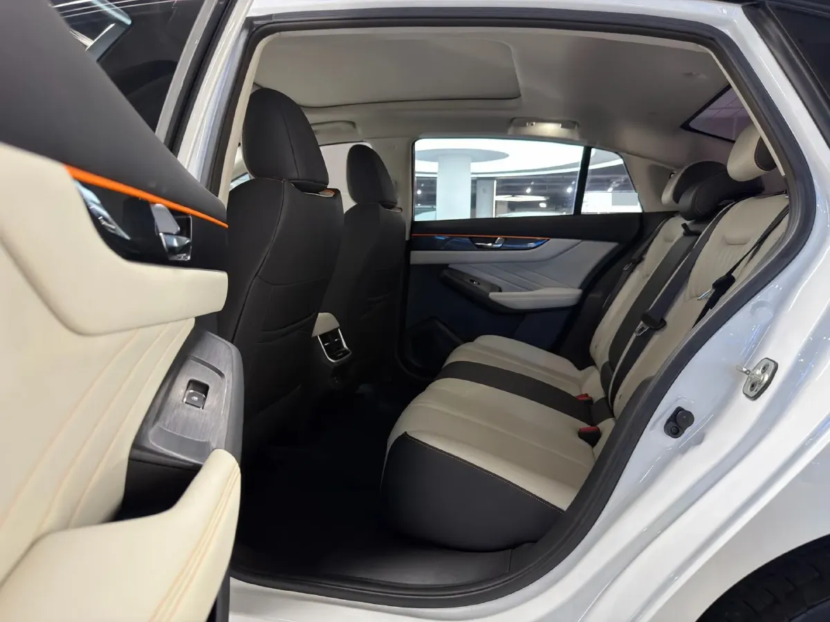 2021 DongFeng Aeolus YiXuan MAX 1.5T 190HP L4 7DCT,autocango,china used car exporter,china ev exporter,chinese used car exporter,chinese used ev exporter