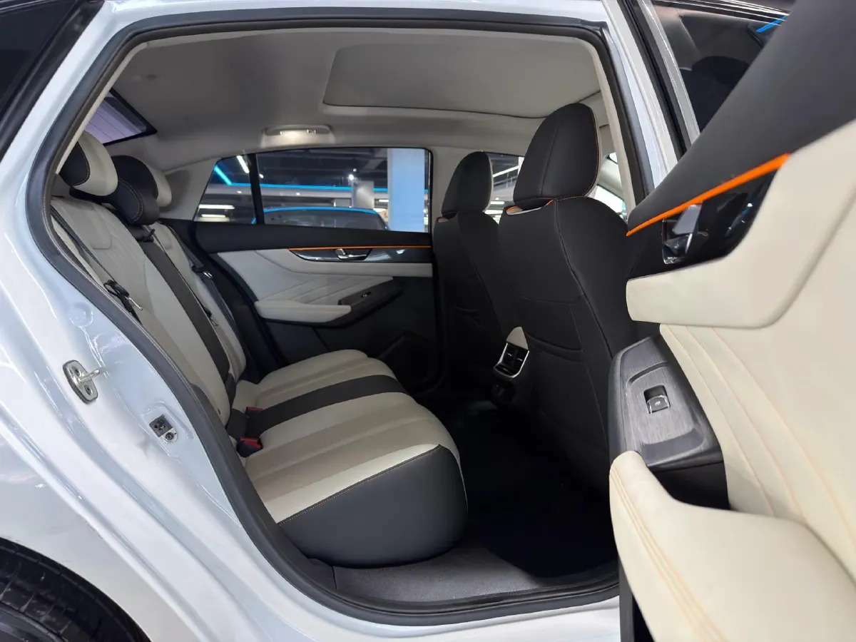 2021 DongFeng Aeolus YiXuan MAX 1.5T 190HP L4 7DCT,autocango,china used car exporter,china ev exporter,chinese used car exporter,chinese used ev exporter