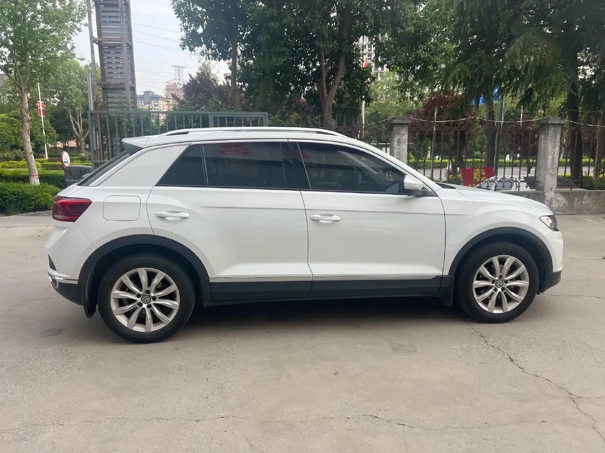 2020 Volkswagen T-Roc 1.4T 131HP L4 7DCT,autocango,china used car exporter,china ev exporter,chinese used car exporter,chinese used ev exporter