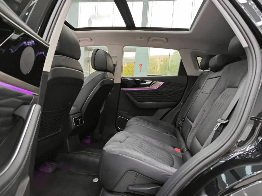 2022 HongQi HS5 2.0T 224HP L4 6AT,autocango,china used car exporter,china ev exporter,chinese used car exporter,chinese used ev exporter