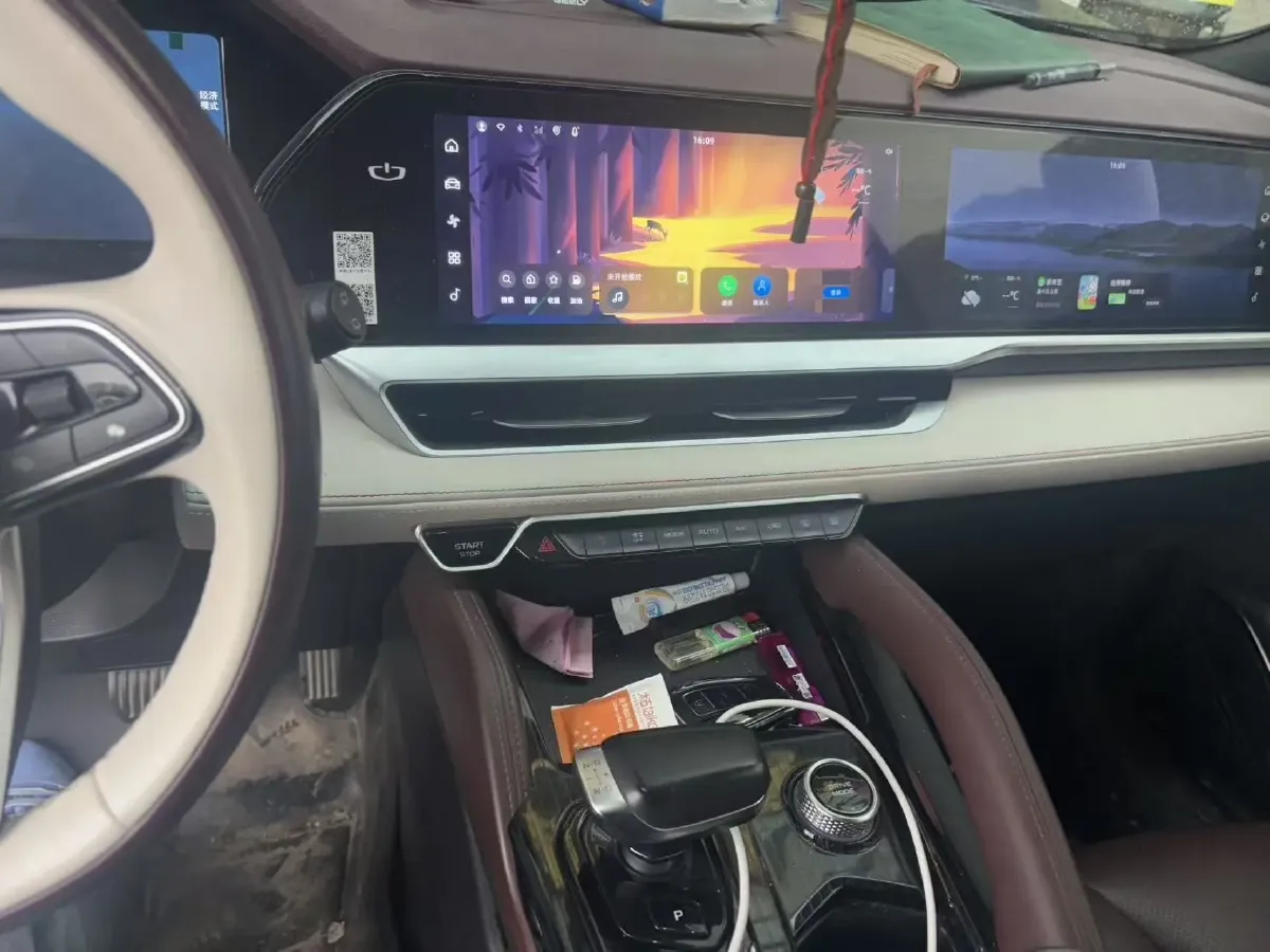 2021 Geely Monjaro 2.0T 218HP L4 7DCT,autocango,china used car exporter,china ev exporter,chinese used car exporter,chinese used ev exporter