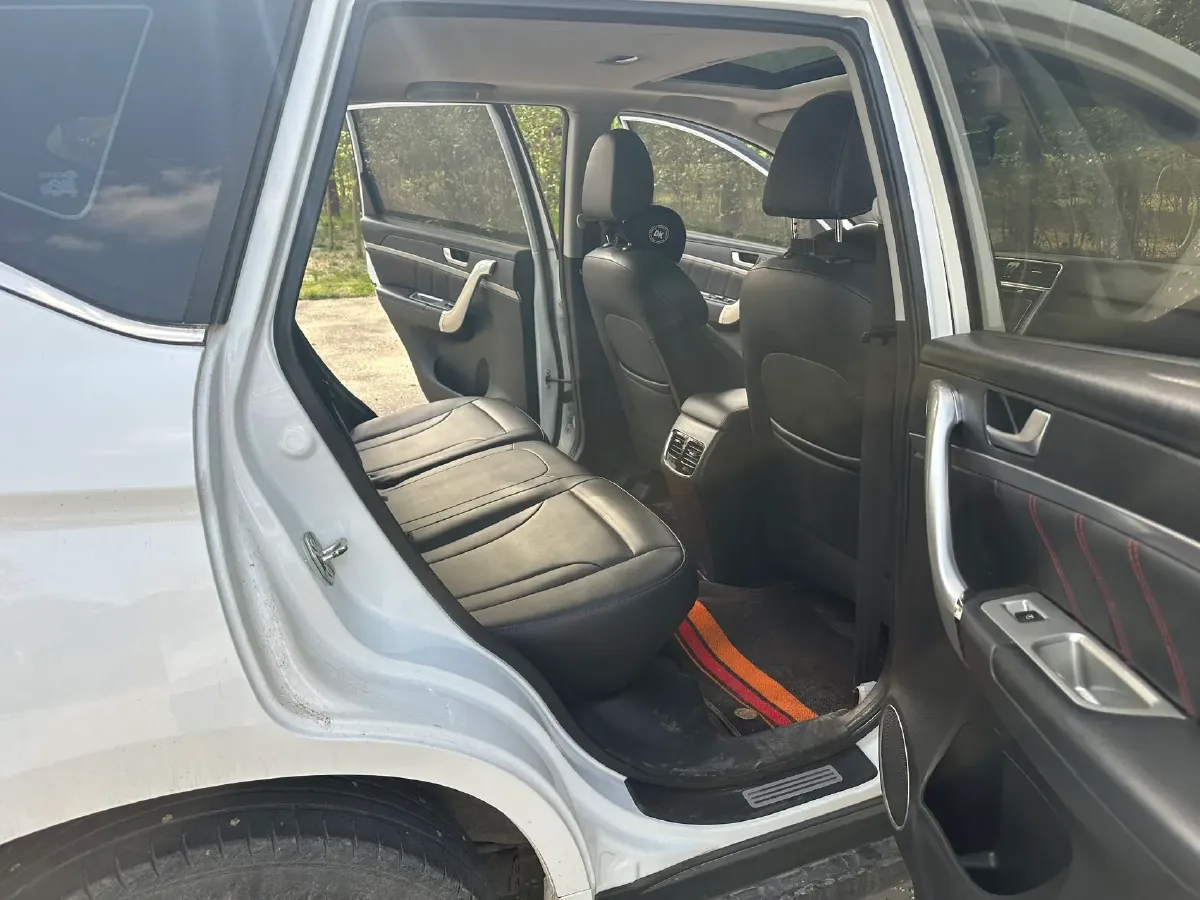 2019 Haval M6 1.5T 150HP L4 6MT,autocango,china used car exporter,china ev exporter,chinese used car exporter,chinese used ev exporter