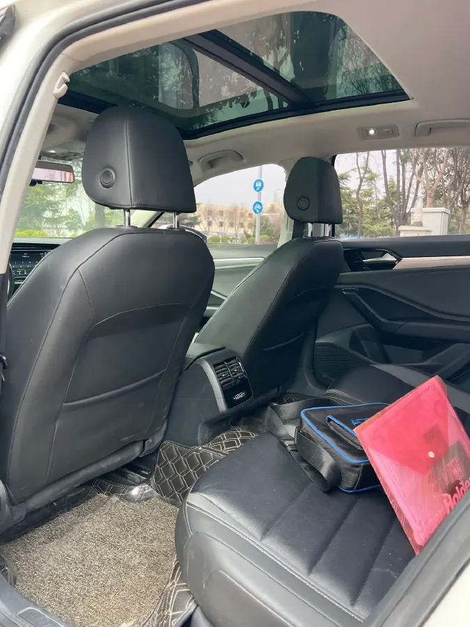 2019 Jeep Renegade 1.3T 173HP L4 7DCT,autocango,china used car exporter,china ev exporter,chinese used car exporter,chinese used ev exporter