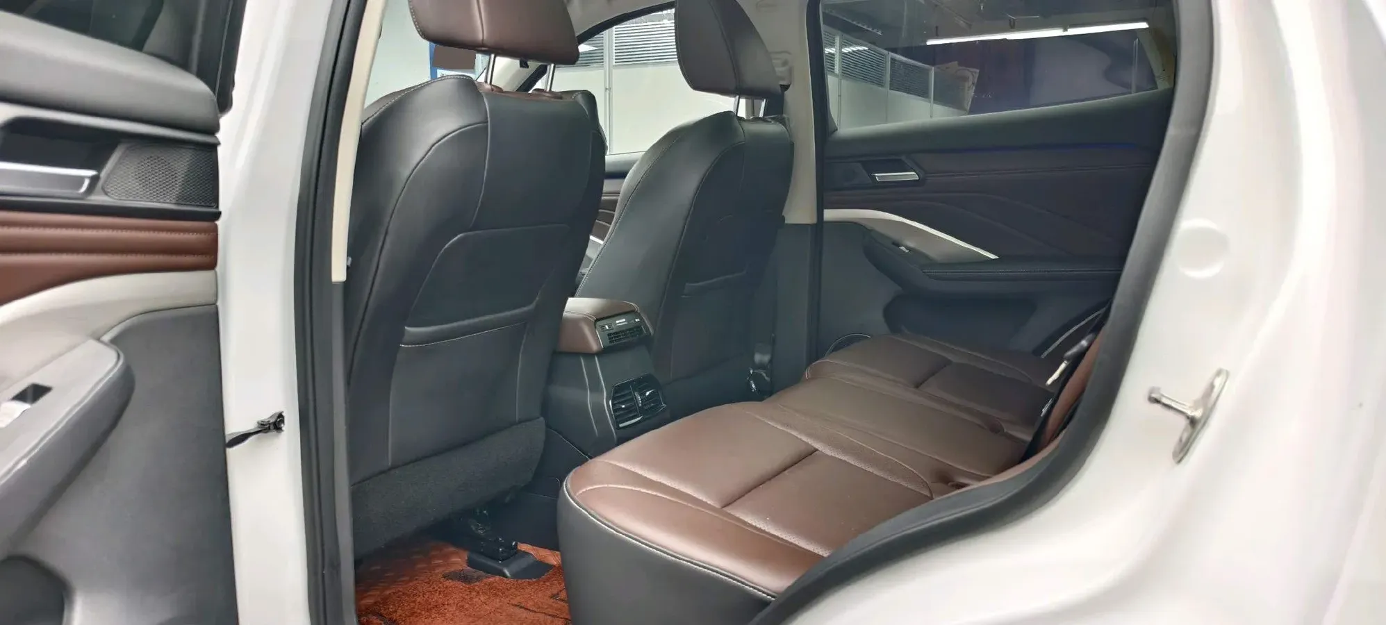 2020 WEY VV6 2.0T 227HP L4 7DCT,autocango,china used car exporter,china ev exporter,chinese used car exporter,chinese used ev exporter