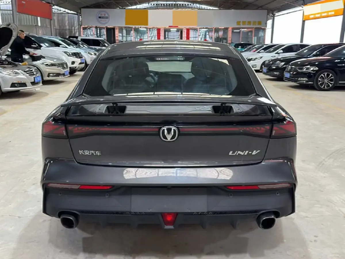2023 ChangAn UNI-V 1.5T 188HP L4 7DCT,autocango,china used car exporter,china ev exporter,chinese used car exporter,chinese used ev exporter