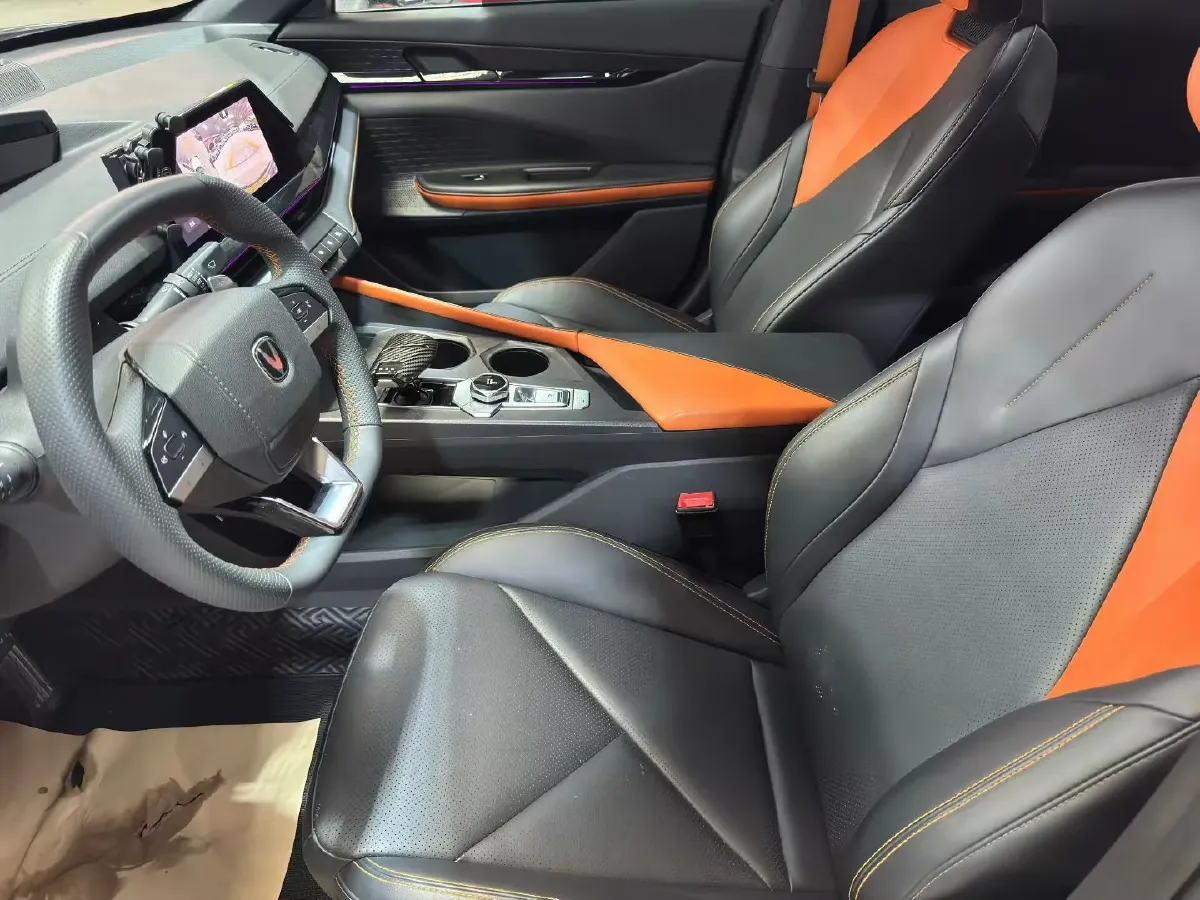 2023 ChangAn UNI-V 1.5T 188HP L4 7DCT,autocango,china used car exporter,china ev exporter,chinese used car exporter,chinese used ev exporter