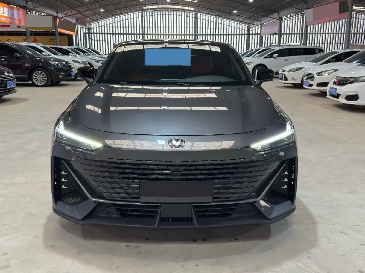 2023 ChangAn UNI-V 1.5T 188HP L4 7DCT,autocango,china used car exporter,china ev exporter,chinese used car exporter,chinese used ev exporter