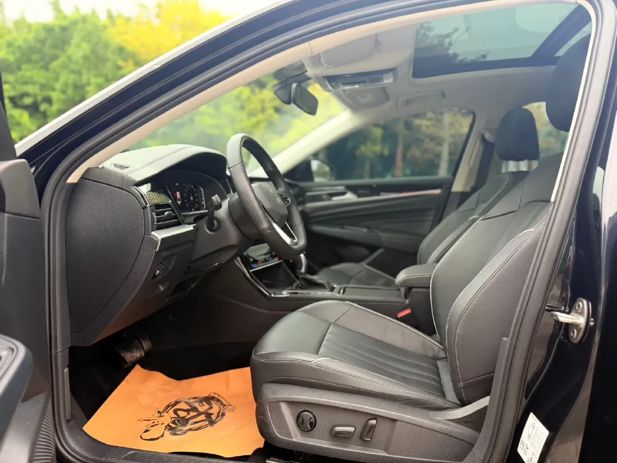 2023 Volkswagen Passat 2.0T 186HP L4 7DCT,autocango,china used car exporter,china ev exporter,chinese used car exporter,chinese used ev exporter