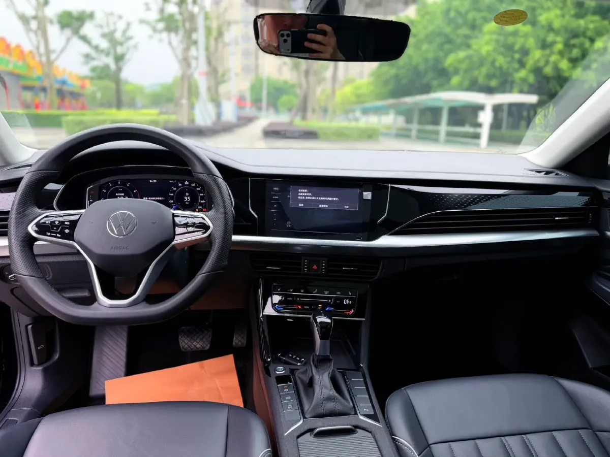 2023 Volkswagen Passat 2.0T 186HP L4 7DCT,autocango,china used car exporter,china ev exporter,chinese used car exporter,chinese used ev exporter