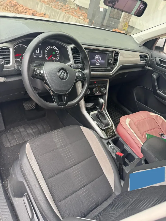 2020 Volkswagen T-Roc 1.4T 131HP L4 7DCT,autocango,china used car exporter,china ev exporter,chinese used car exporter,chinese used ev exporter