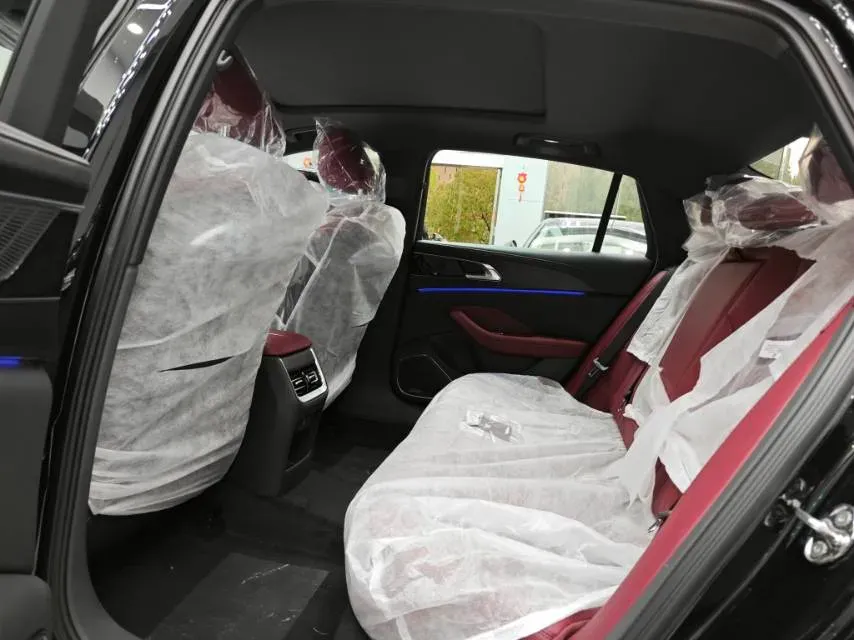 2025 HongQi H5 2.0T 224HP L4 8AT,autocango,china used car exporter,china ev exporter,chinese used car exporter,chinese used ev exporter