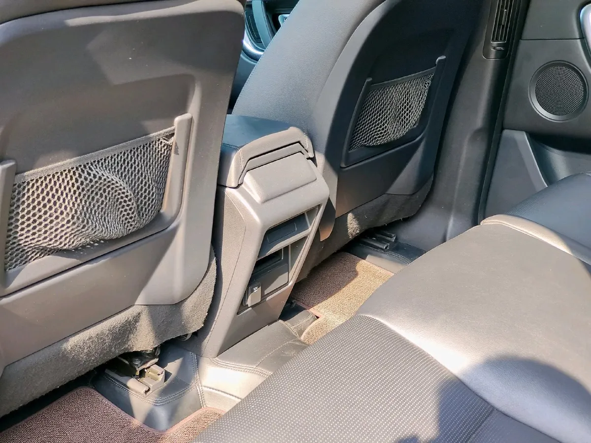 2019 Land Rover Discovery Sport 2.0T 241HP L4 9AT,autocango,china used car exporter,china ev exporter,chinese used car exporter,chinese used ev exporter