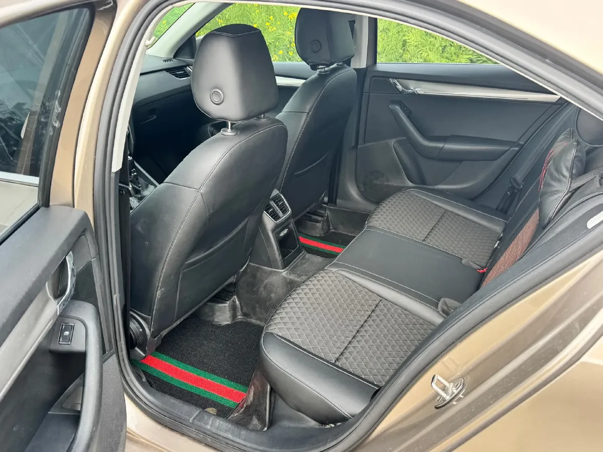 2019 Skoda Octavia 1.5L 116HP L4 6AT,autocango,china used car exporter,china ev exporter,chinese used car exporter,chinese used ev exporter