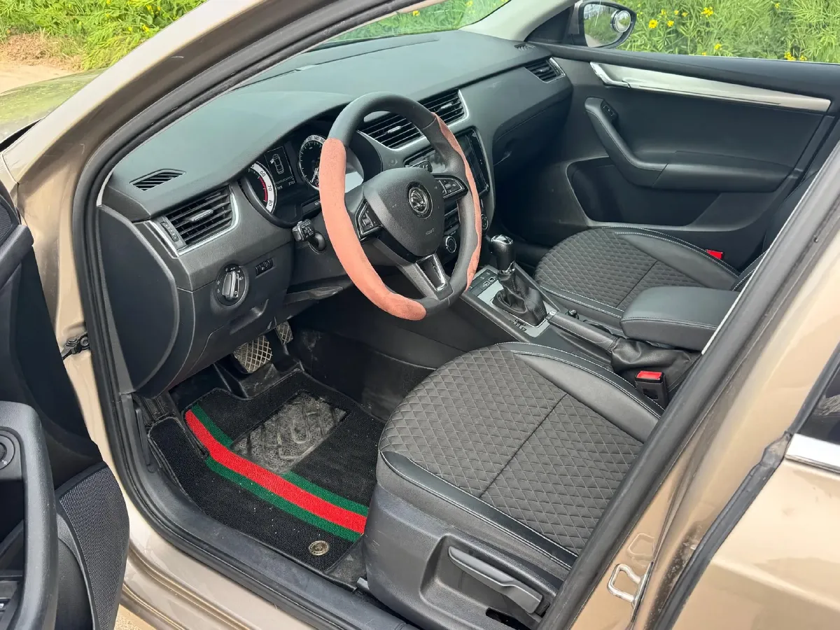 2019 Skoda Octavia 1.5L 116HP L4 6AT,autocango,china used car exporter,china ev exporter,chinese used car exporter,chinese used ev exporter