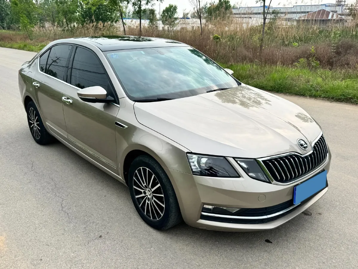 2019 Skoda Octavia 1.5L 116HP L4 6AT,autocango,china used car exporter,china ev exporter,chinese used car exporter,chinese used ev exporter