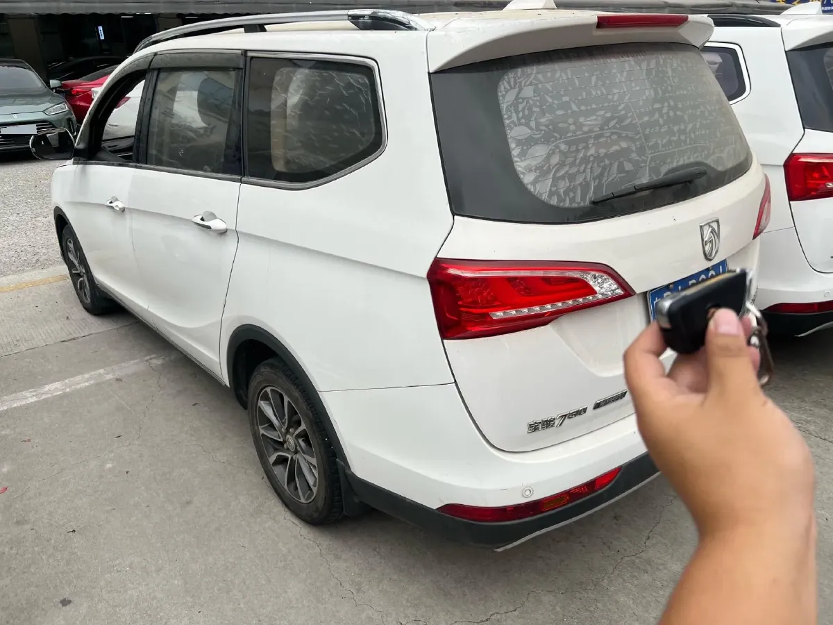 2017 BaoJun 730 1.5T 150HP L4 6MT,autocango,china used car exporter,china ev exporter,chinese used car exporter,chinese used ev exporter